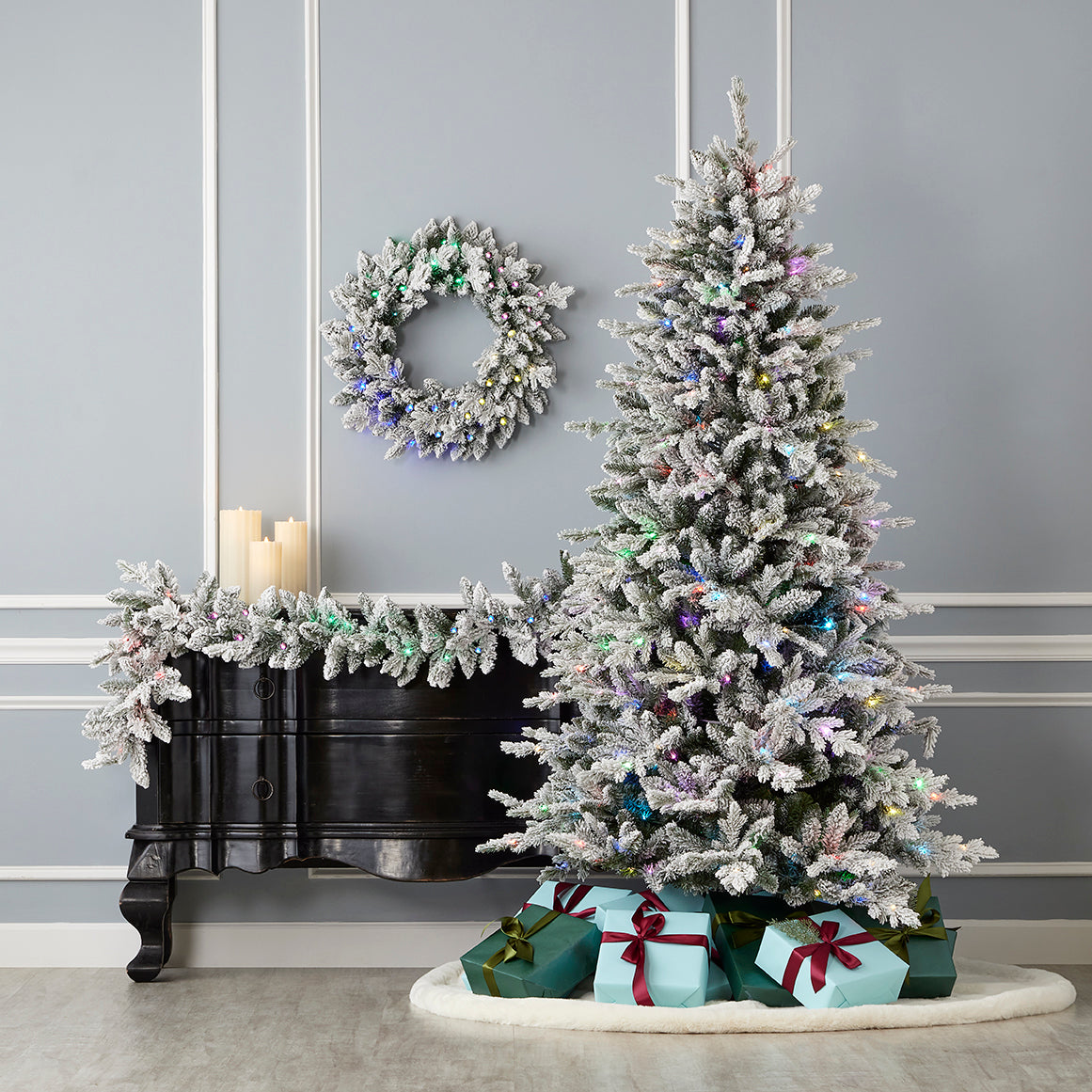 Bluffton Flocked 24" Wreath with RGB Lights and Remote