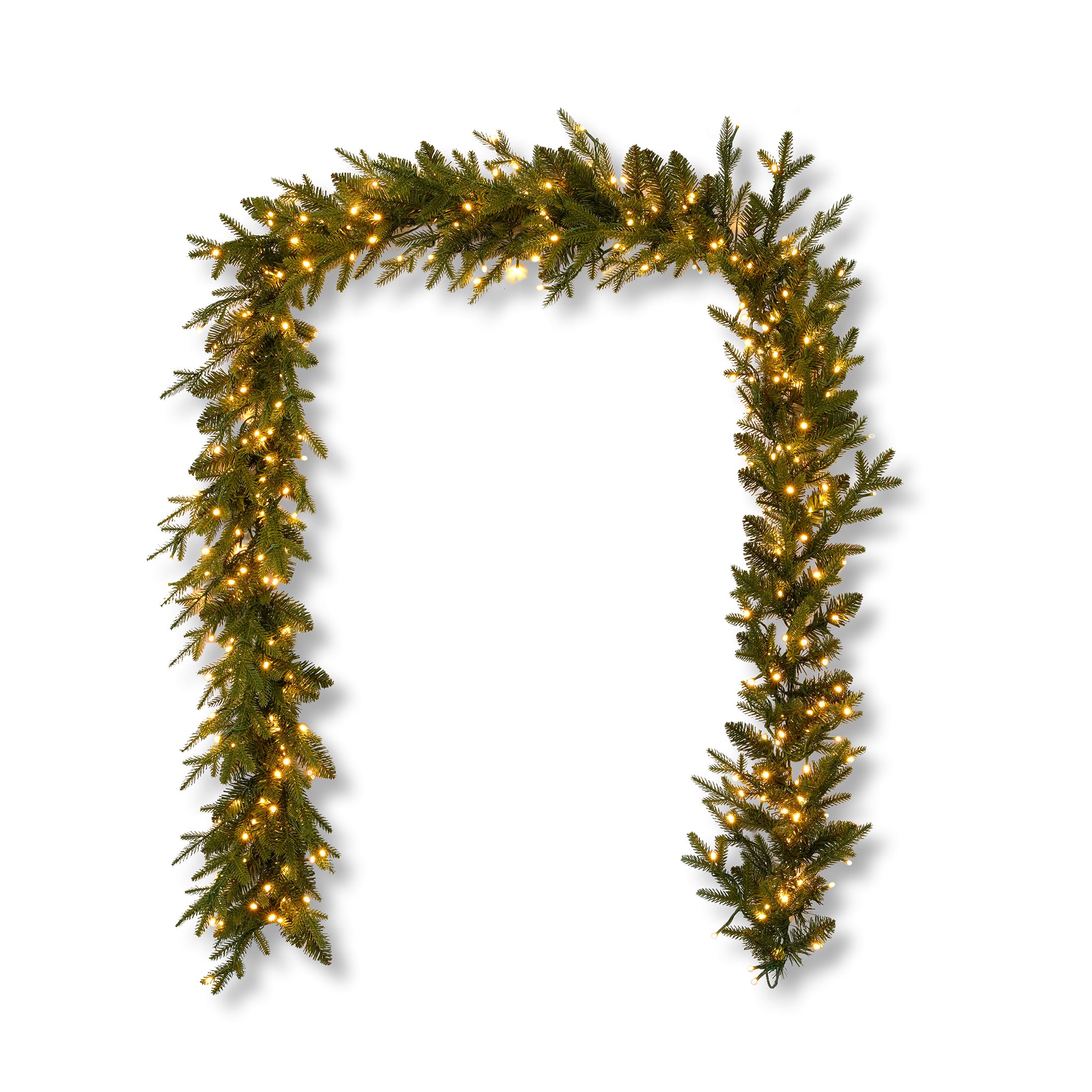 Dandan Pine 9ft Garland (plug in)