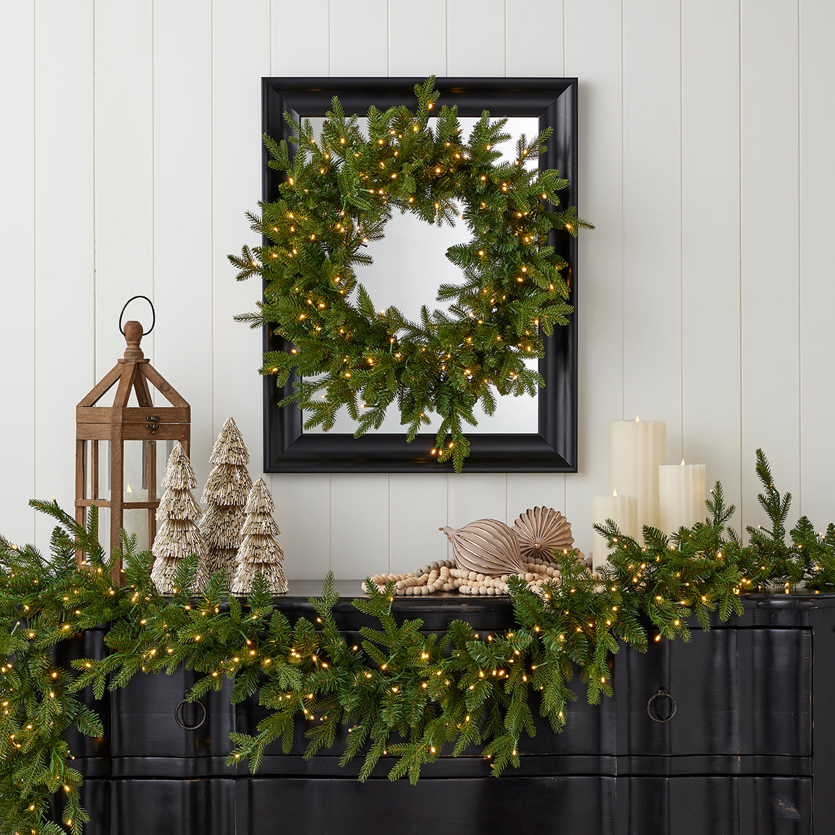 Dandan Pine 9ft Garland (plug in)