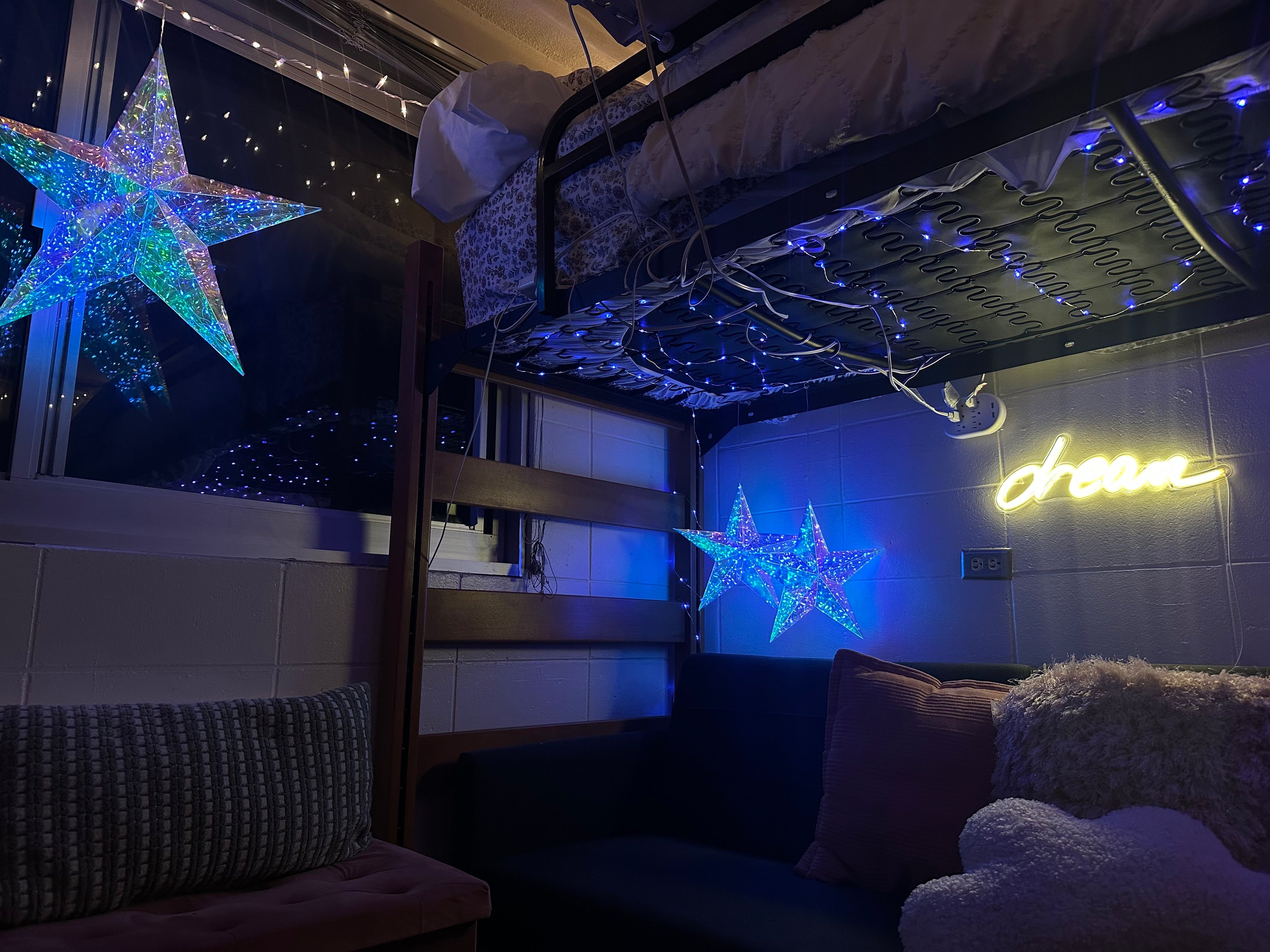 Prismatic Iridescent Traditional Star 24", LED lights