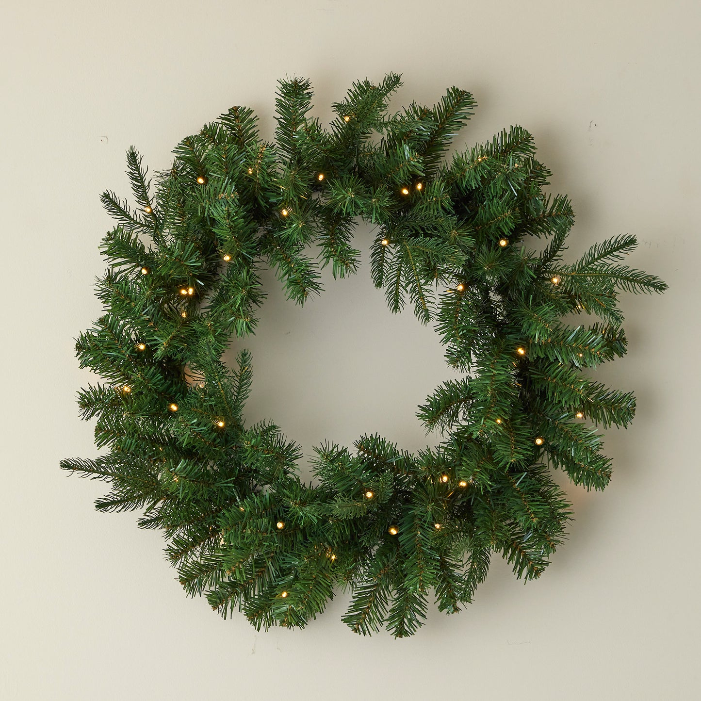 Valley Pine 24in Pre-Lit Wreath, Battery Operated