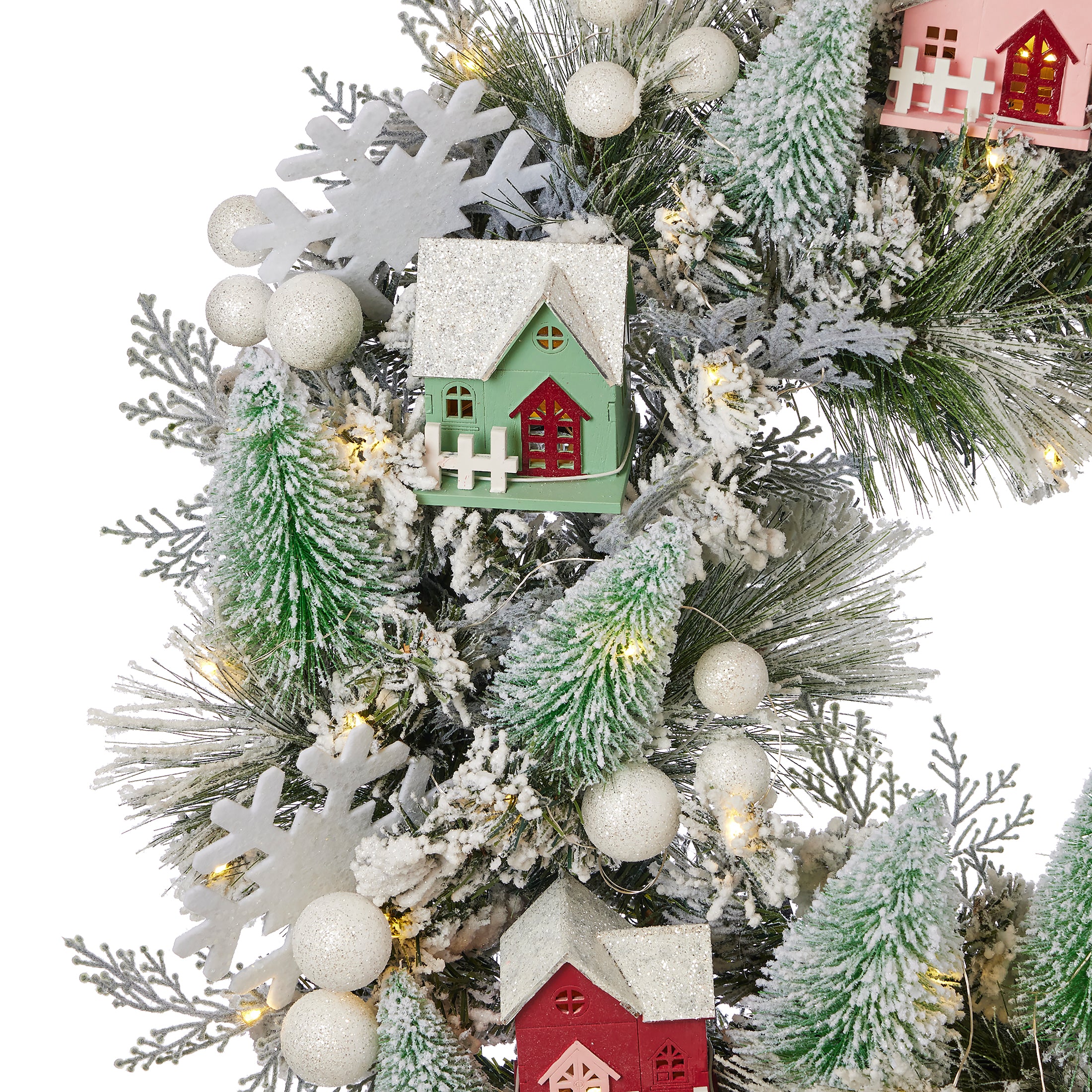 Snowy Cottage Wreath 26in Pre-Lit (Battery-Operated)