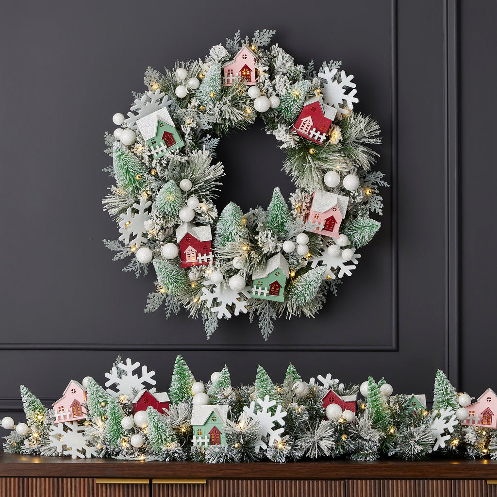 Snowy Cottage Wreath 26in Pre-Lit (Battery-Operated)