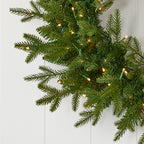 Dandan Pine 24in Wreath (plug in)