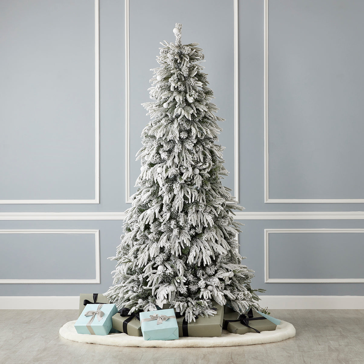 Frosted Acadia Full Pre-Lit Tree
