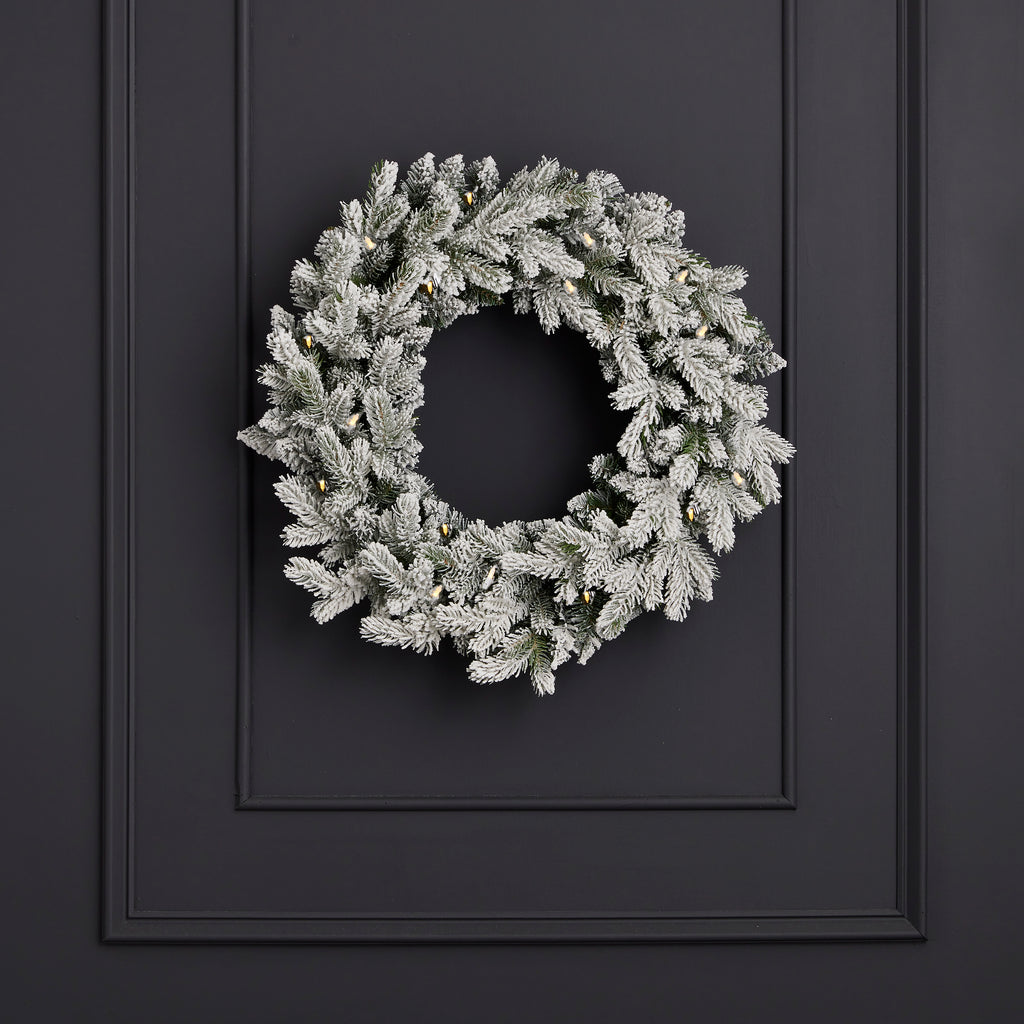 Shadow Woods Flocked Spruce 24in Pre-lit Wreath (plug in)
