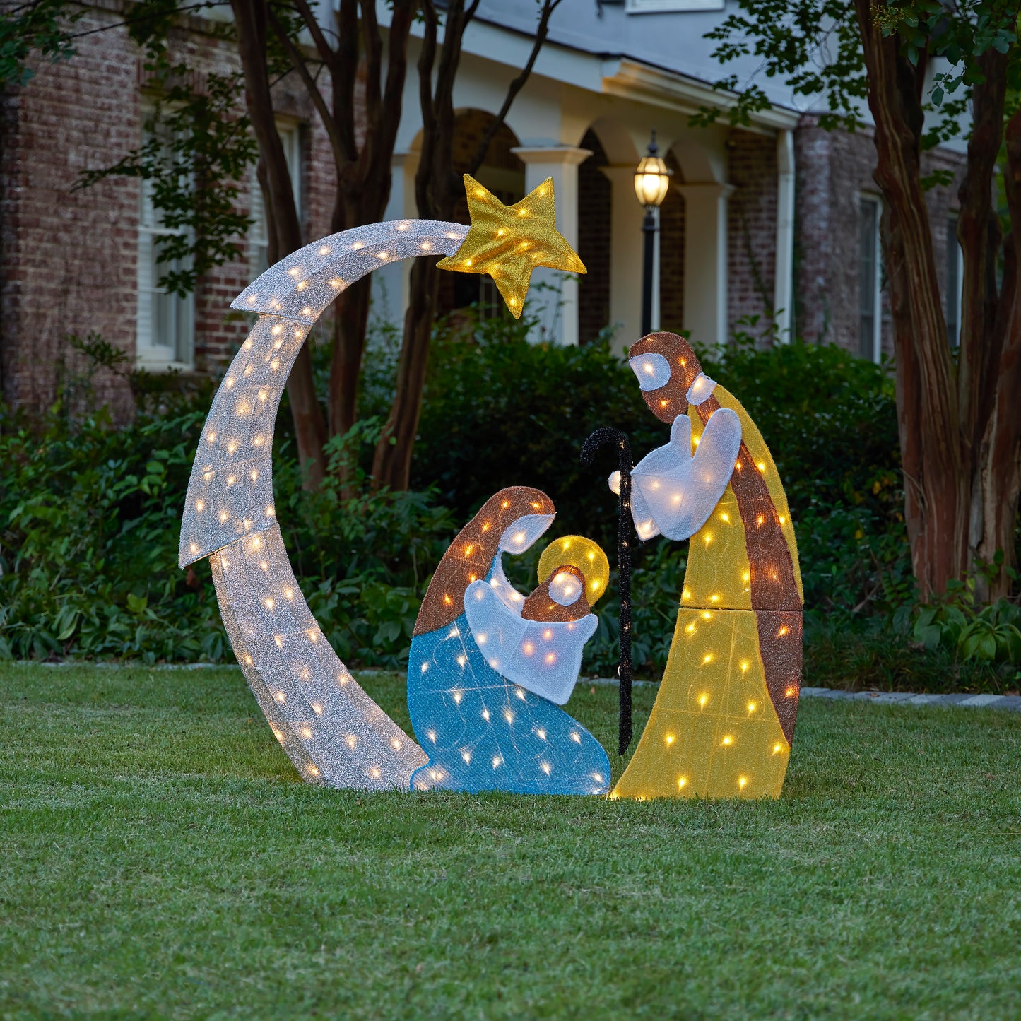 Shooting Star Nativity Set with 160 Warm White LED Lights (Plug In)