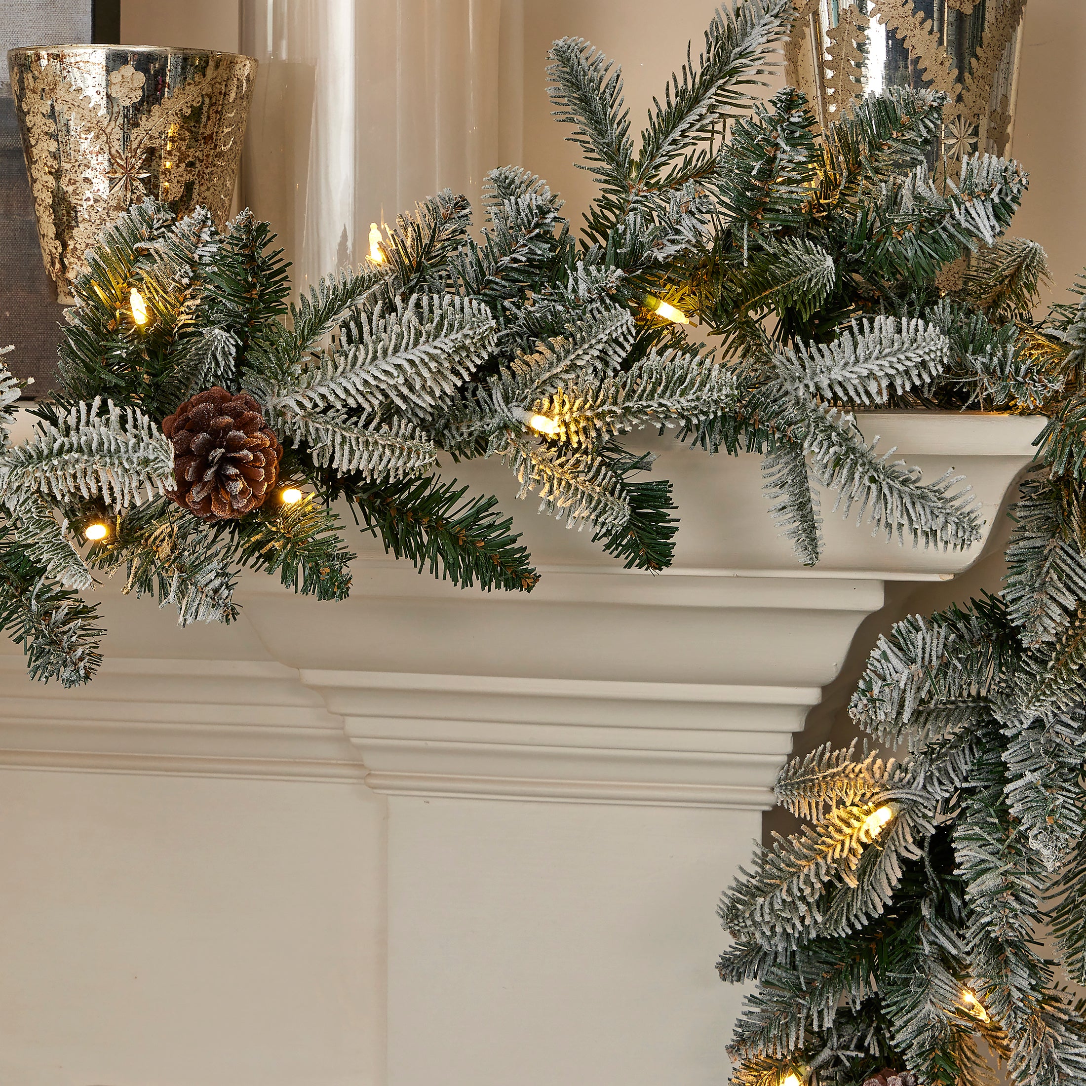 Lexington Fir 9ft Pre-Lit Artificial Christmas Garland (Plug in)