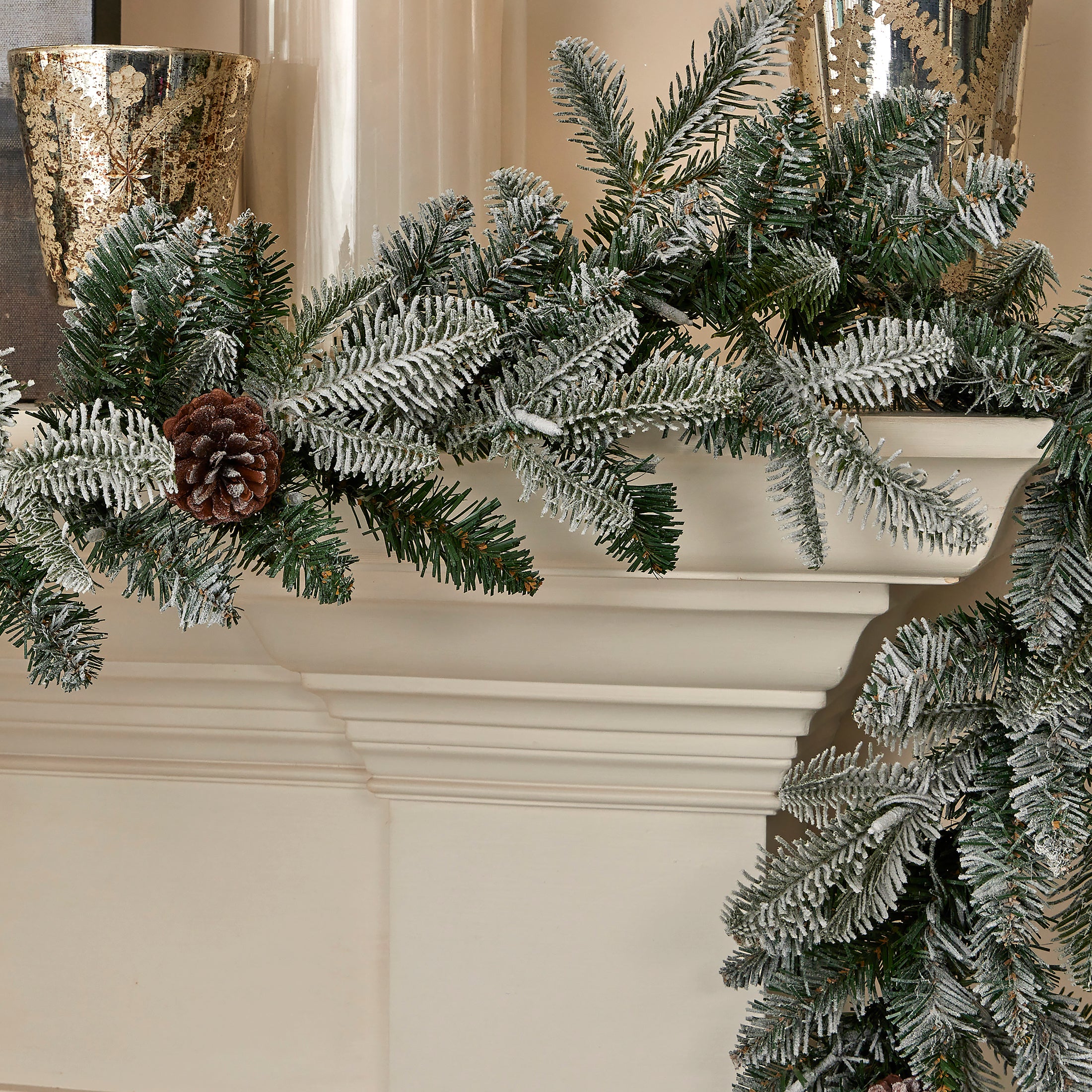 Lexington Fir 9ft Pre-Lit Artificial Christmas Garland (Plug in)