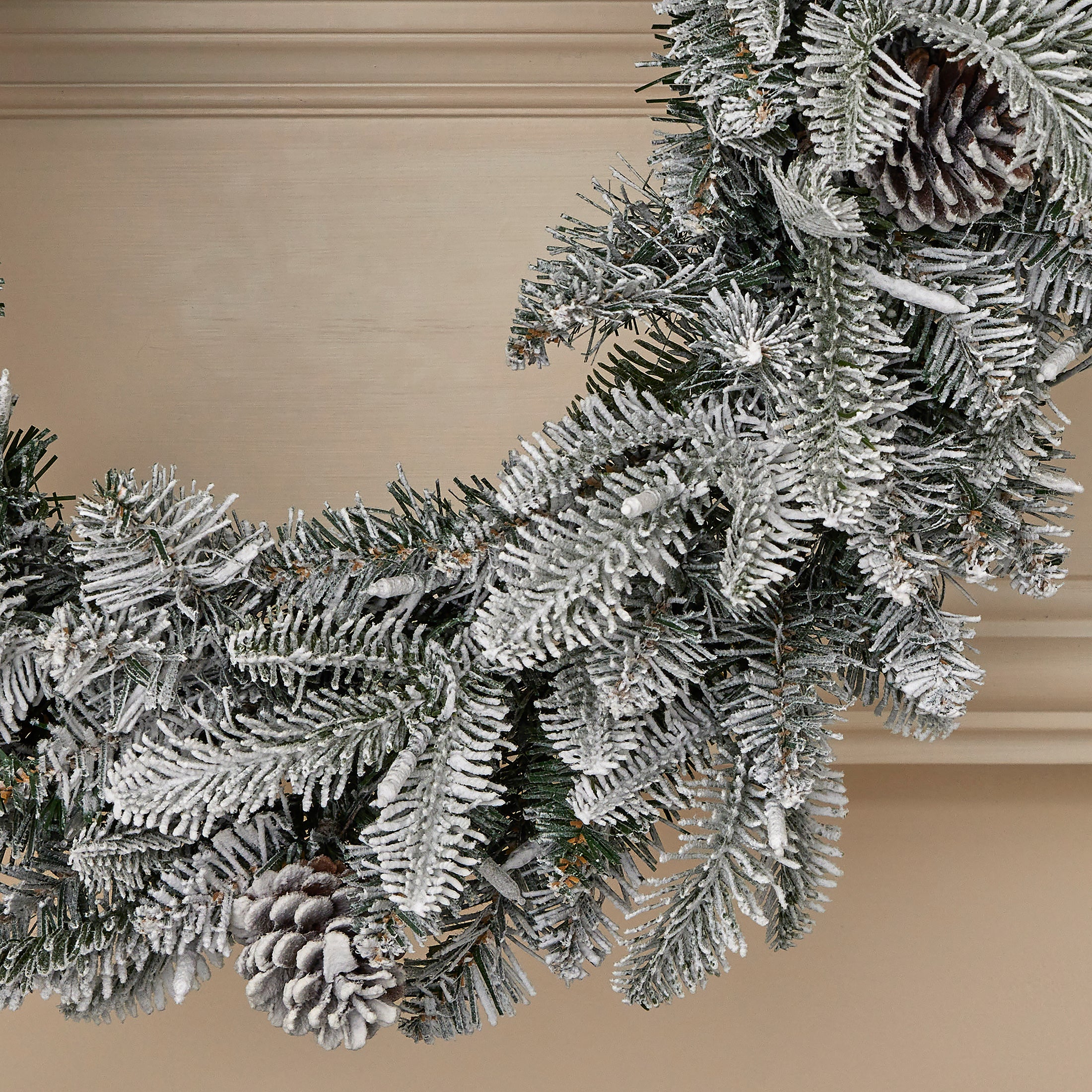 Lexington Fir 24" Pre-Lit Artificial Christmas Wreath (Plug in)