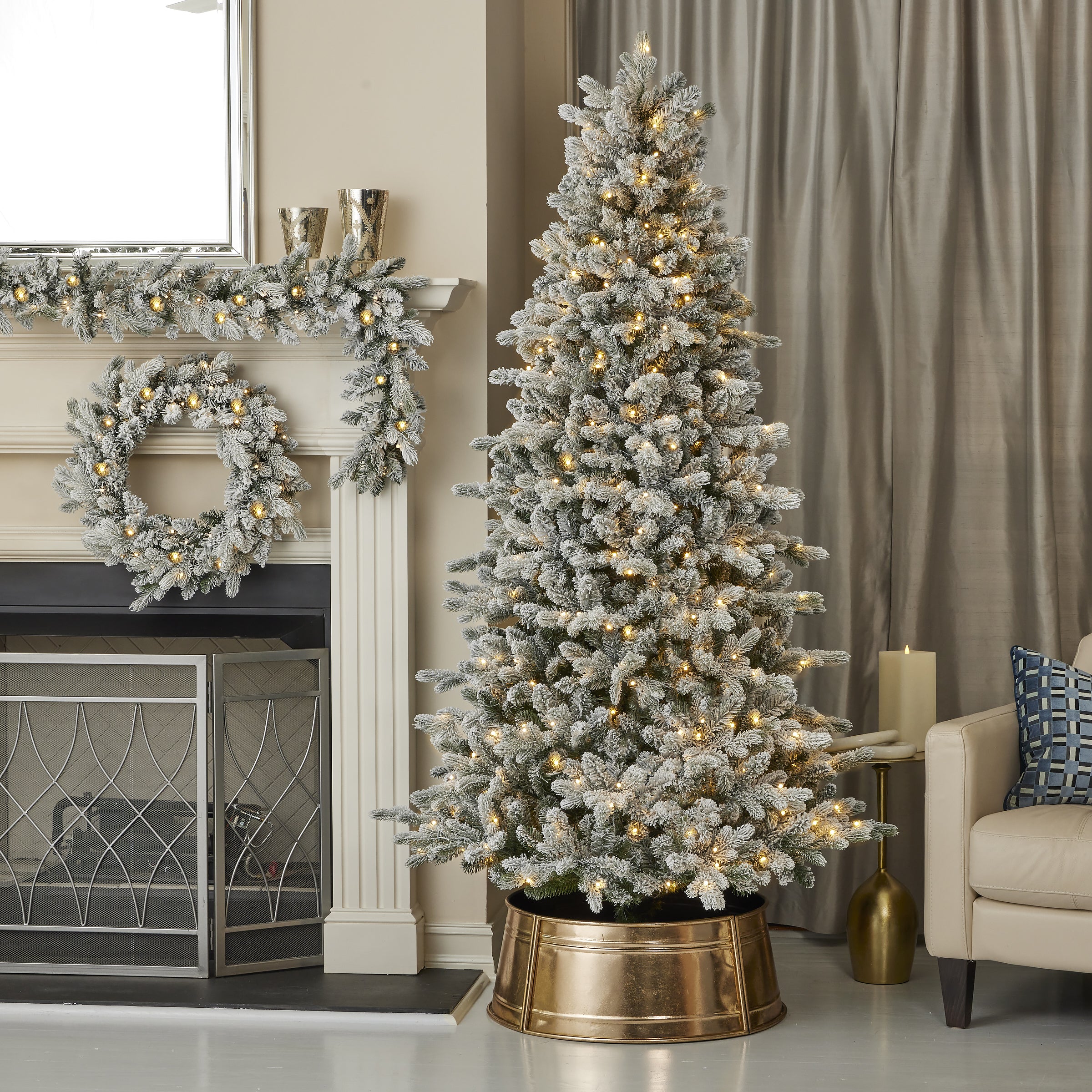 Palmetto Pine Flocked Tree with Dual LED lights and 9 Functions