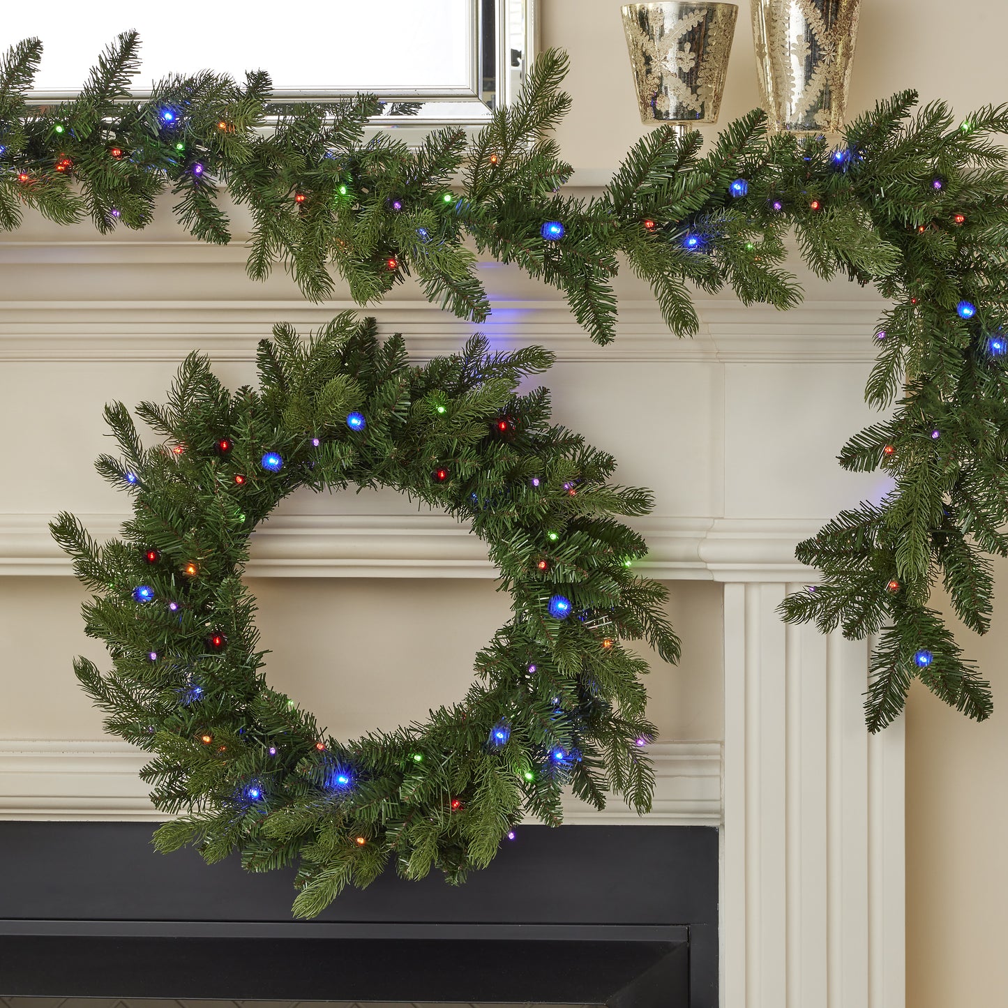 Palmetto Pine 24in Wreath Pre-lit with 50 Dual LED lights and 9 Functions (Battery-Operated)
