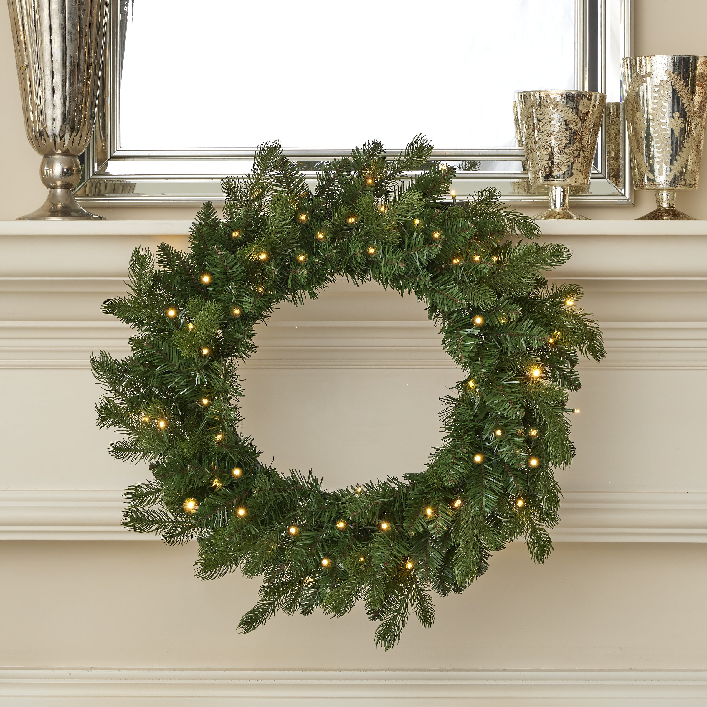 Palmetto Pine 24in Wreath Pre-lit with 50 Dual LED lights and 9 Functions (Battery-Operated)