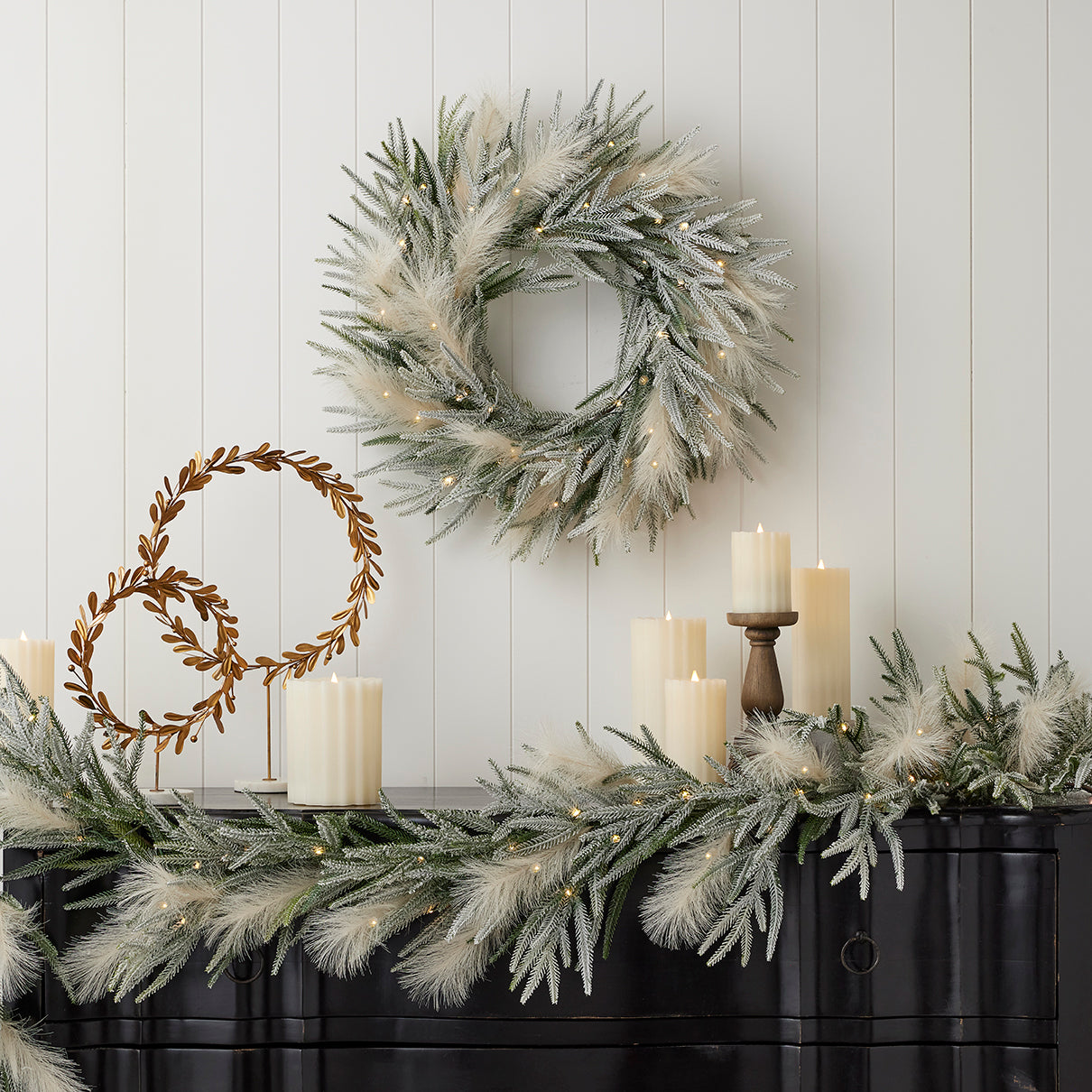 Pine and Pampas Flocked 9ft Garland (Battery-Operated)