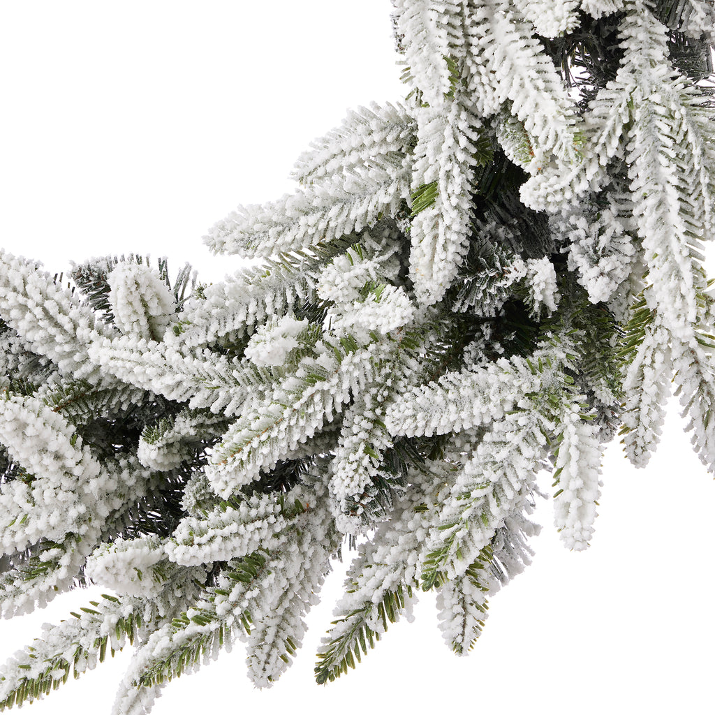 Royal Oaks Flocked Fir 24in Wreath (plug in)